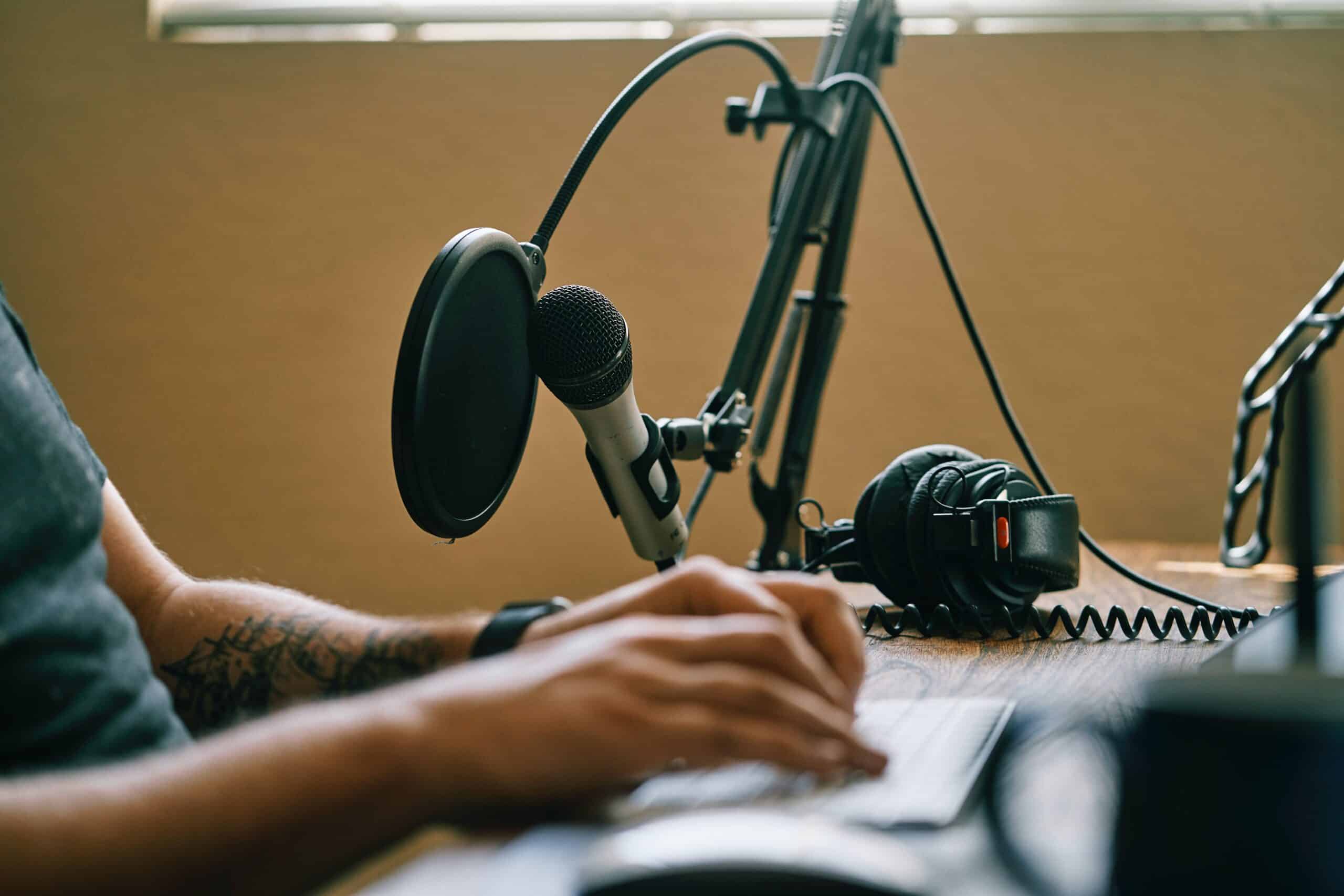 The 5 Crypto Podcasts Investors Can’t Miss